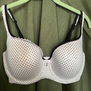 Victoria’s Secret 36 DDD polkadot pattern bra in excellent condition